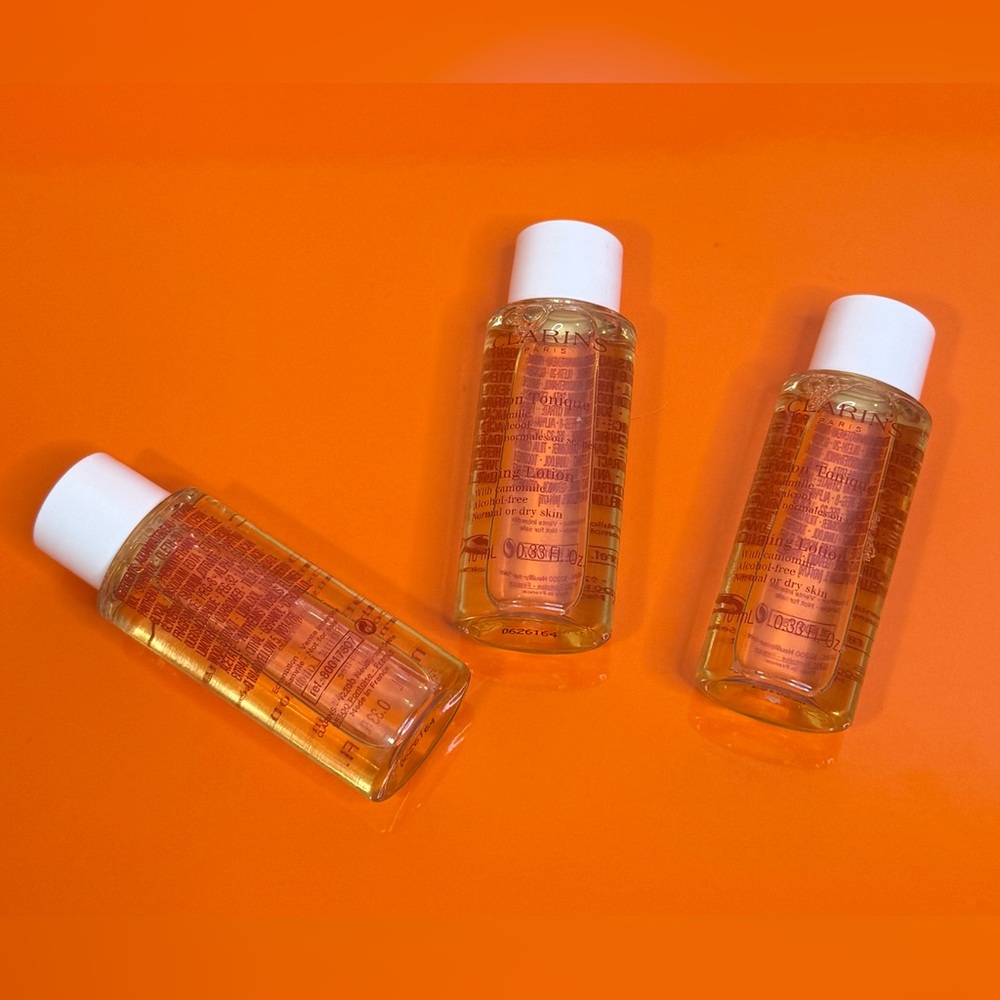 Clarins. Toning Lotion with Camomile for Normal to Dry Skin.